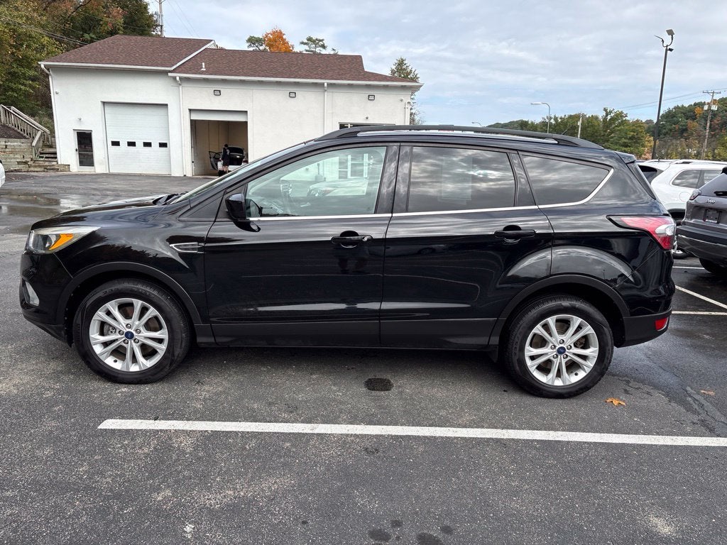 Used 2018 Ford Escape SE with VIN 1FMCU9GD7JUB75561 for sale in Monroeville, PA