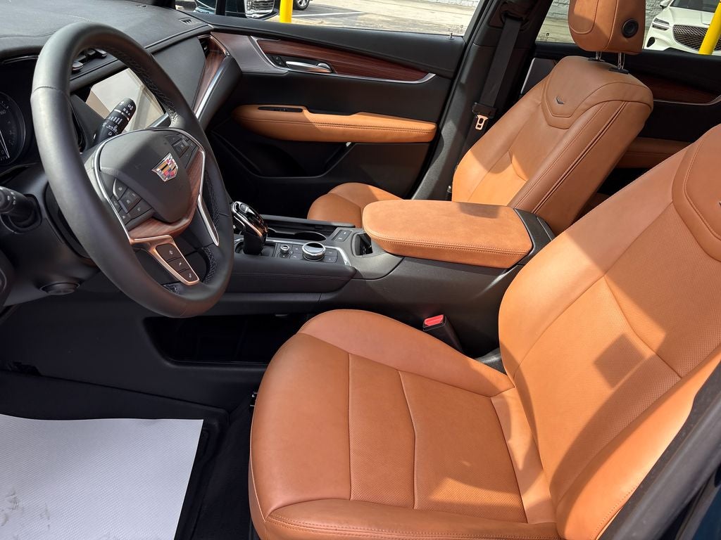 2025 Cadillac XT5 Premium Luxury