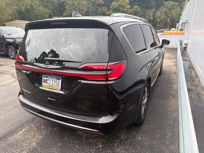 2025 Chrysler Pacifica Pinnacle