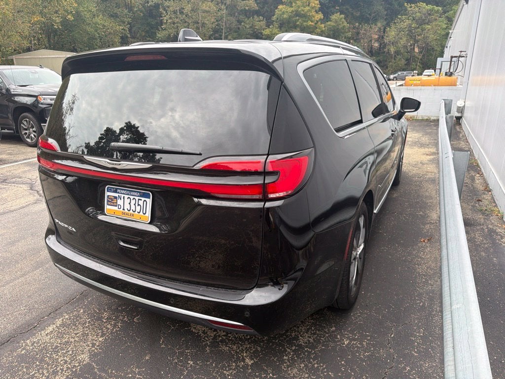2025 Chrysler Pacifica Pinnacle