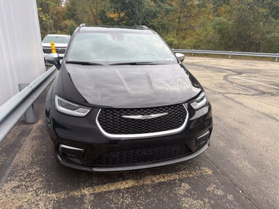 2025 Chrysler Pacifica Pinnacle