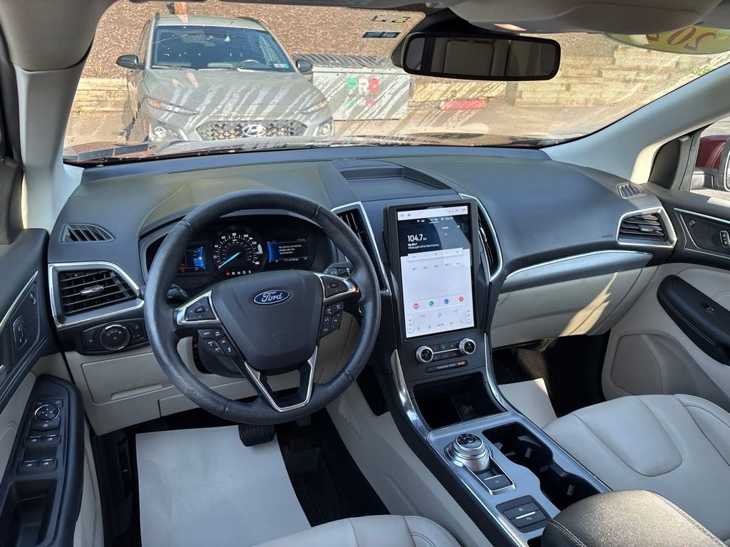 2022 Ford Edge Titanium