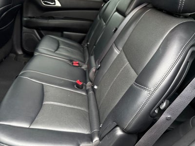 2017 Nissan Pathfinder Platinum