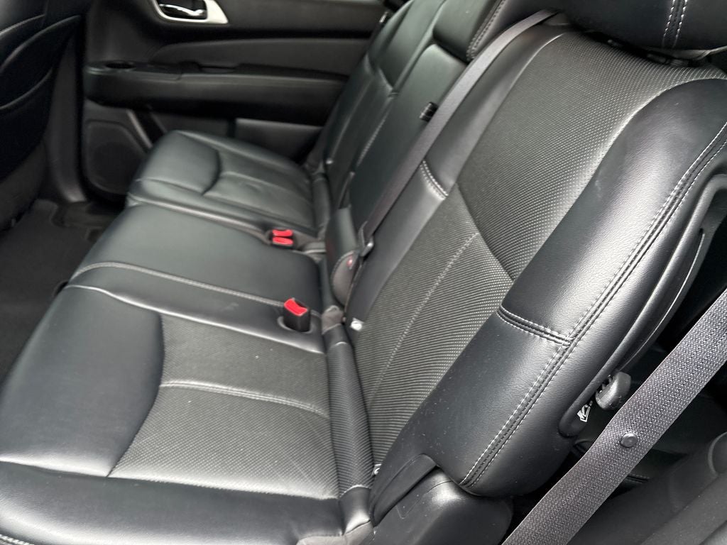2017 Nissan Pathfinder Platinum