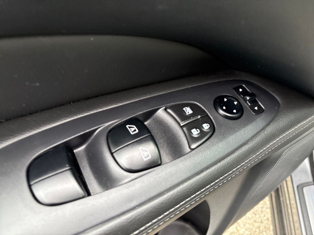 2017 Nissan Pathfinder Platinum