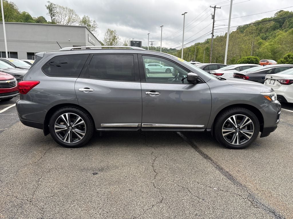 2017 Nissan Pathfinder Platinum