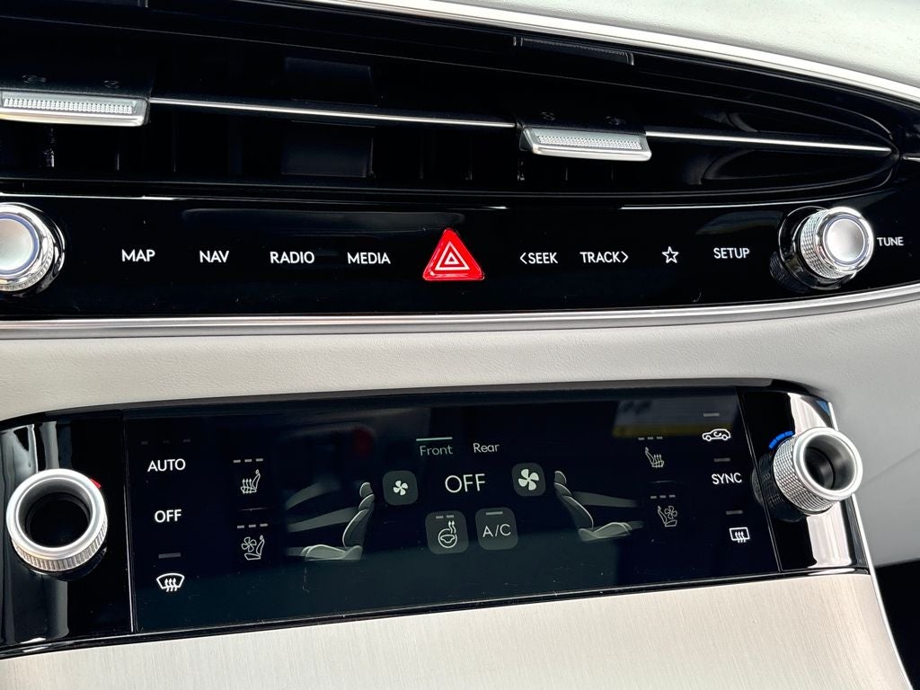 2026 Genesis GV70 2.5T Advanced