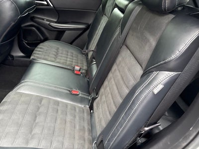 2022 Mitsubishi Outlander Base