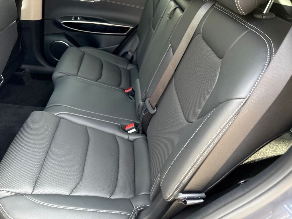2027 Genesis GV70 2.5T