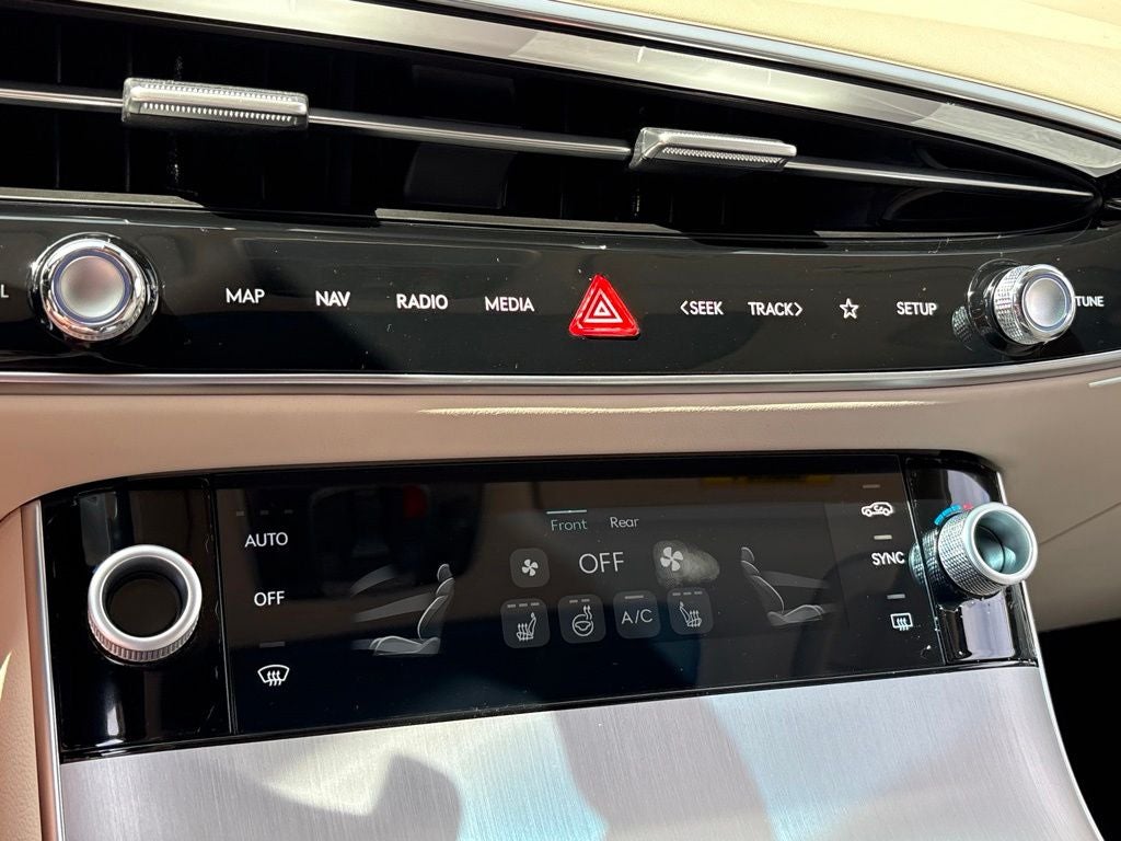 2027 Genesis GV70 2.5T Select