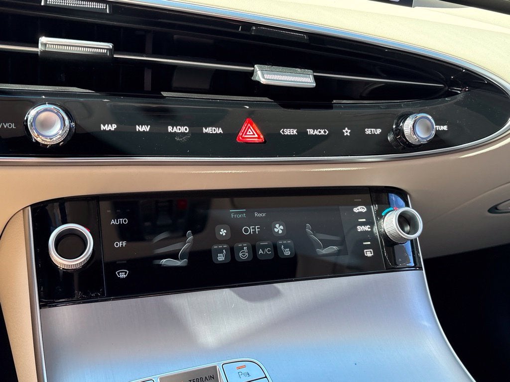 2027 Genesis GV70 2.5T Select