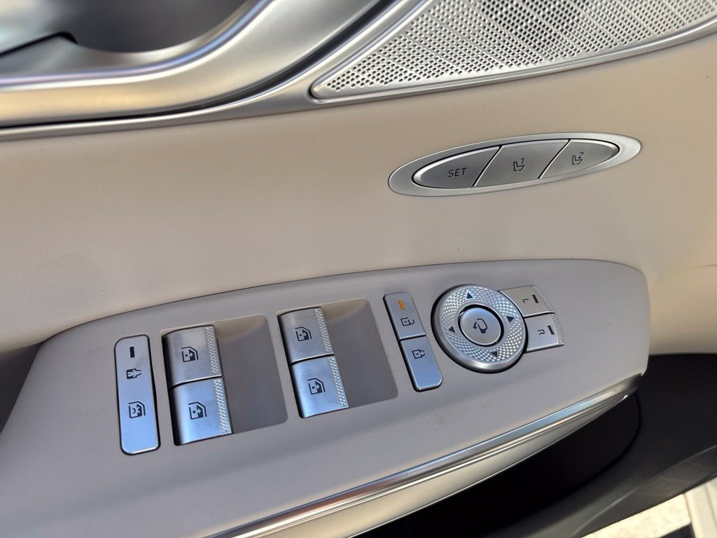 2027 Genesis GV70 2.5T Select