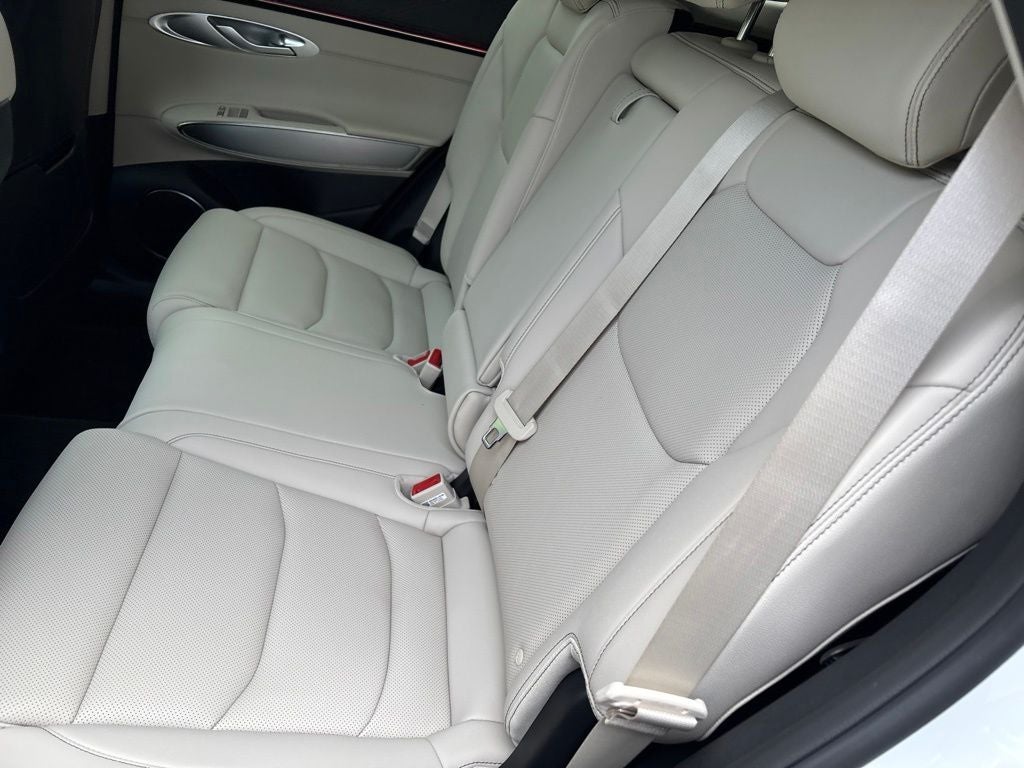 2027 Genesis GV70 2.5T Select