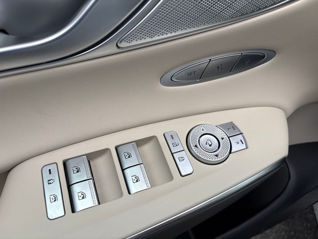 2027 Genesis GV70 2.5T Select