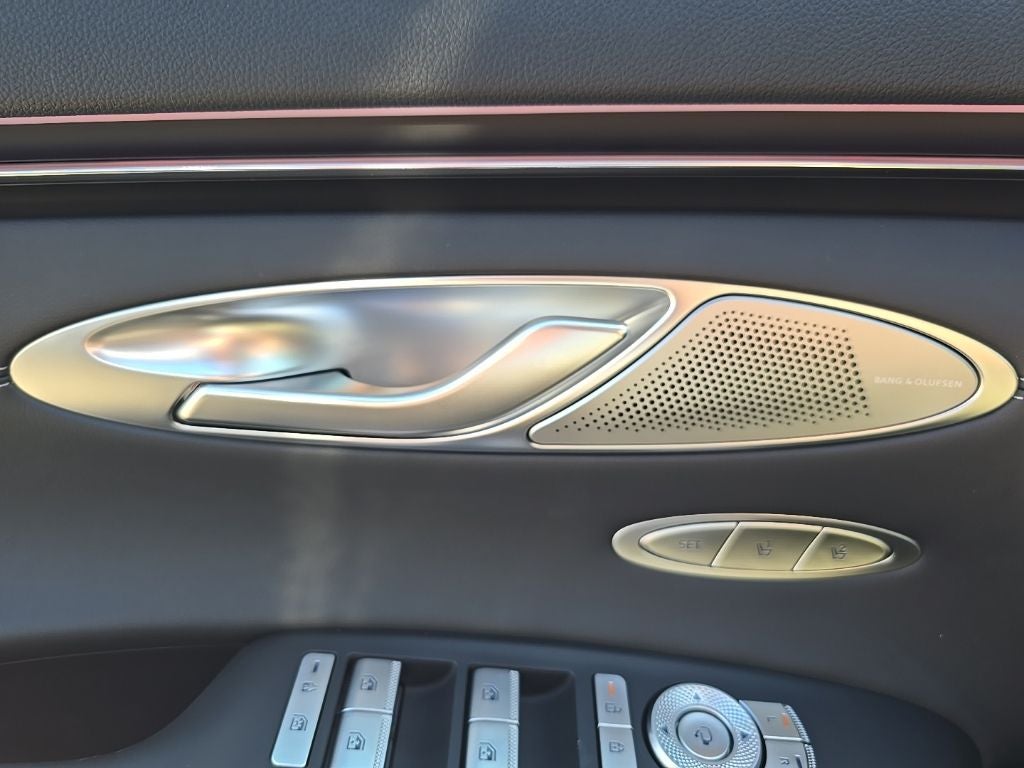 2027 Genesis GV70 2.5T Advanced