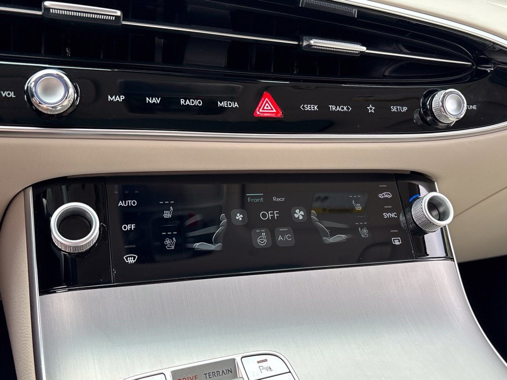 2027 Genesis GV70 2.5T Advanced