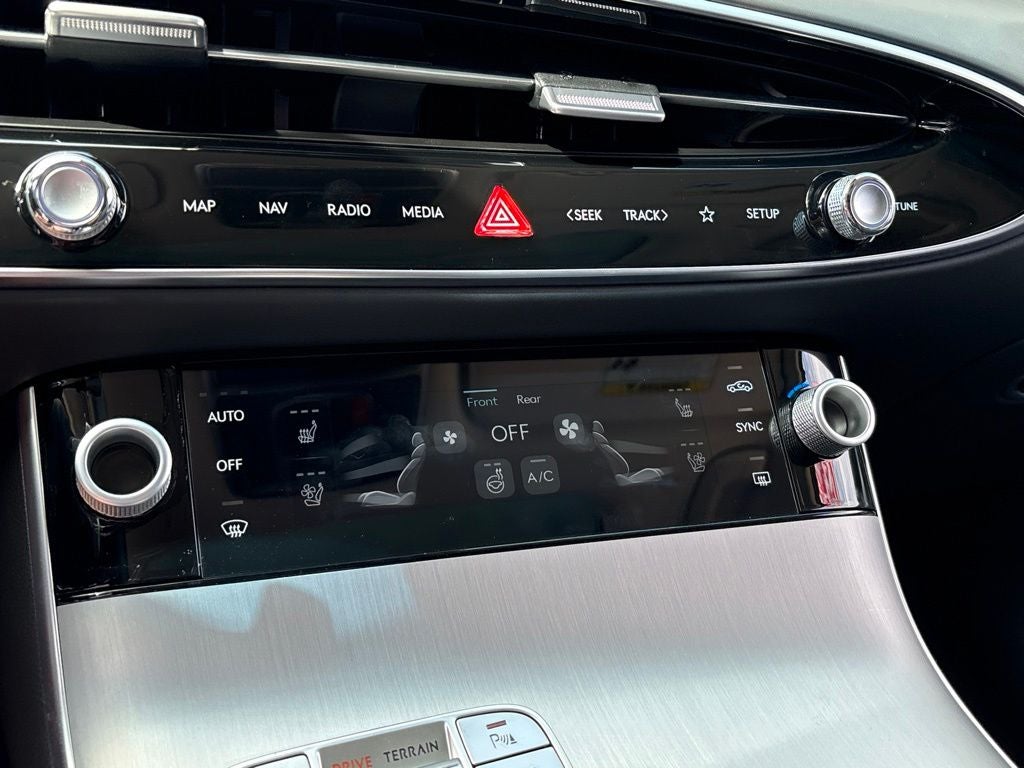 2027 Genesis GV70 2.5T Advanced