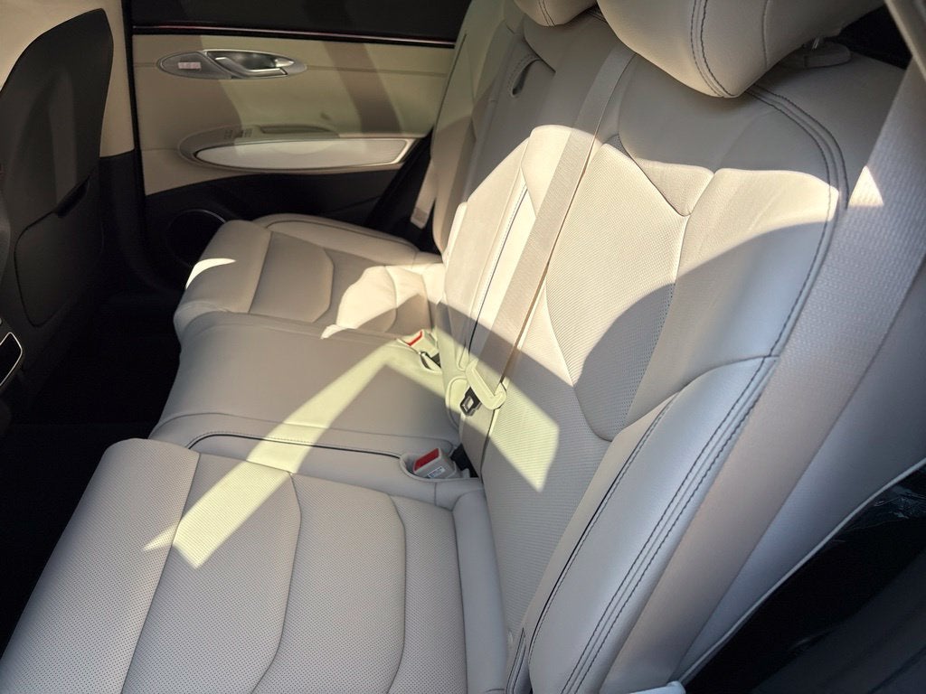 2027 Genesis GV70 2.5T Advanced