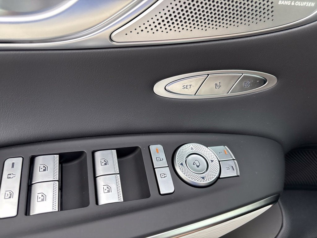 2027 Genesis GV70 2.5T Advanced