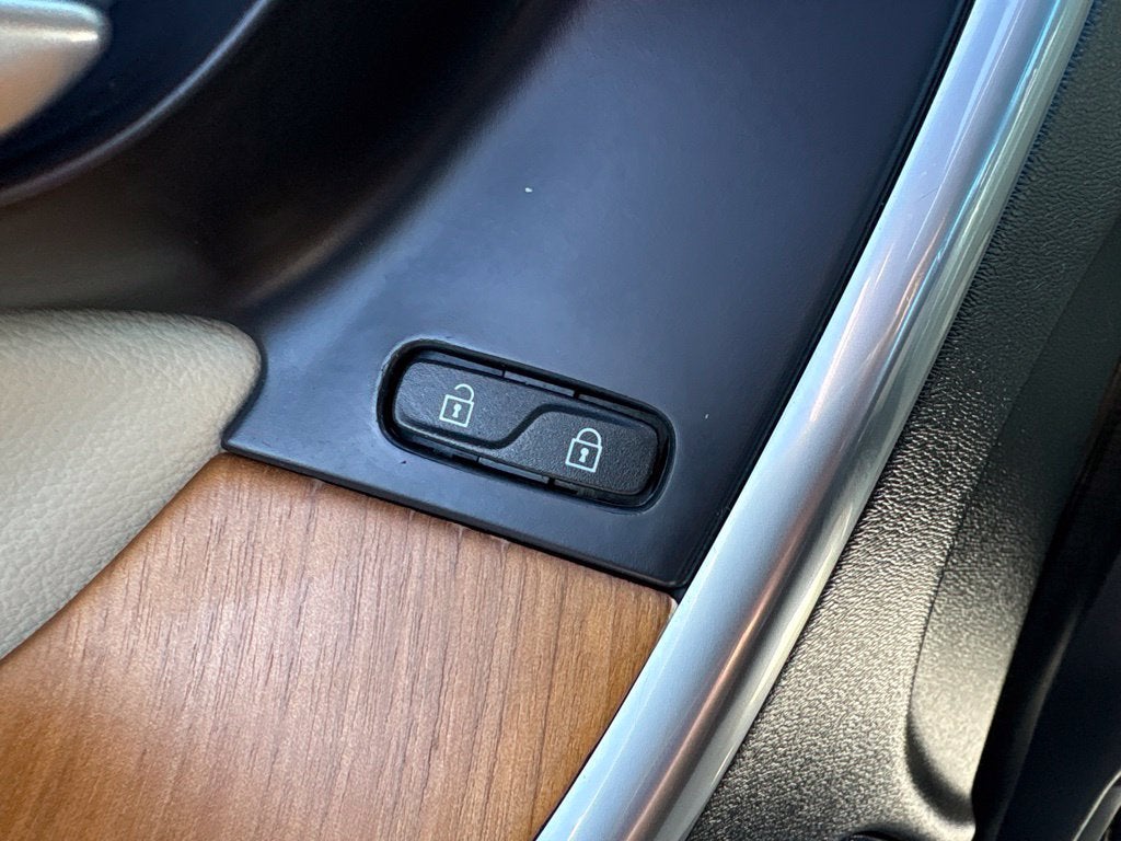2017 Volvo XC60 T6 Inscription